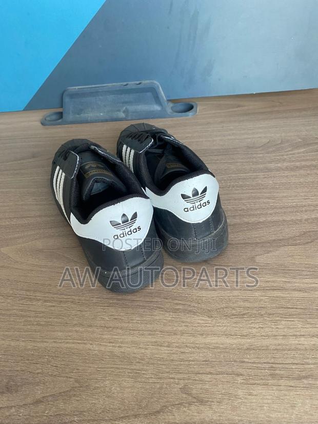 Adidas Superstar · Photo 2