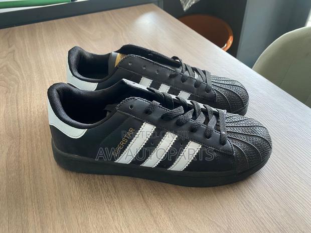 Adidas Superstar · Photo 1