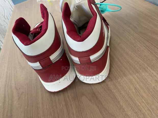 Jordan Sneaker · Photo 3