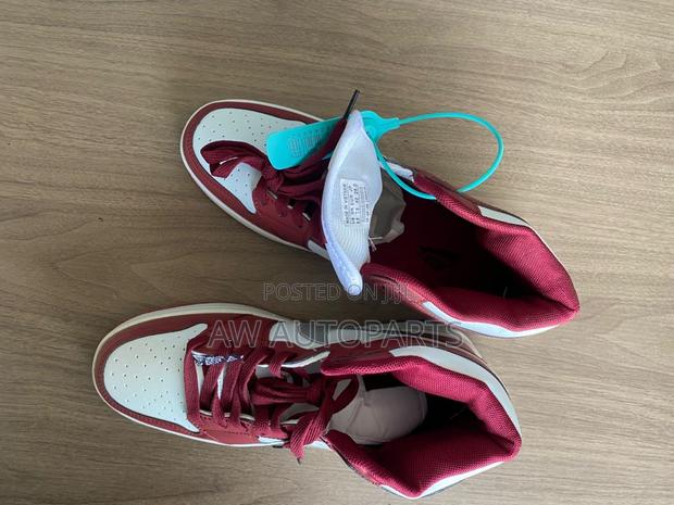 Jordan Sneaker · Photo 5