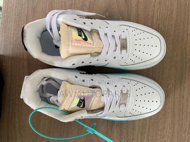 Nike Sneaker · Photo 1