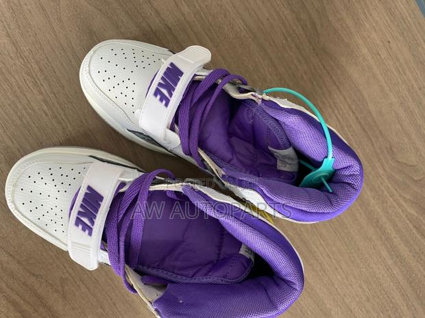 Air Jordan · Photo 4