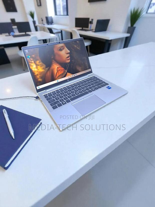 Laptop HP EliteBook 840 G8 16GB Intel Core I7 SSD 512GB · Photo 3