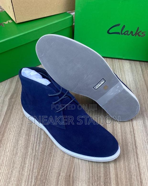 Original Clarks Suede Shoes Available · Photo 3