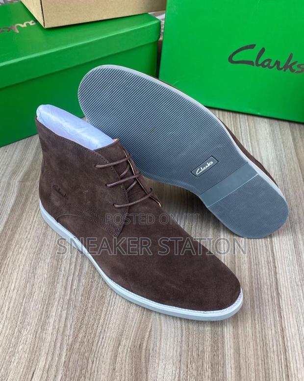 Original Clarks Suede Shoes Available · Photo 2