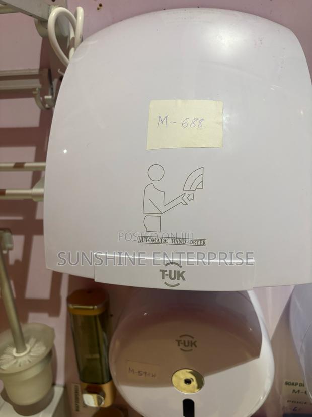 Hand Dryer · Photo 2