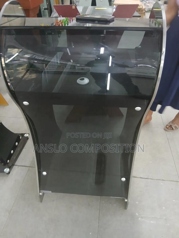 Utilise Morden Pulpit · Photo 1