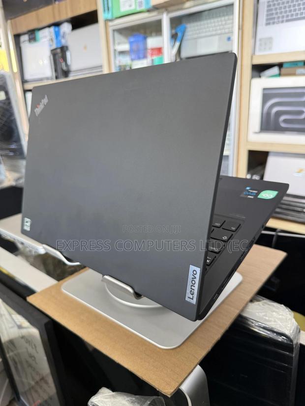 Laptop Lenovo Thinkpad T14s Gen 2 16GB Intel Core I5 SSD 256GB · Photo 7