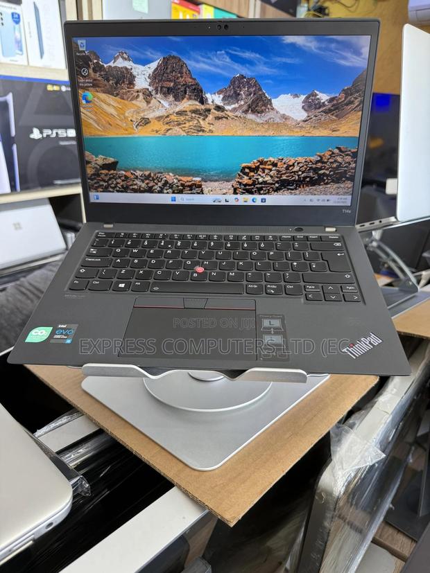 Laptop Lenovo Thinkpad T14s Gen 2 16GB Intel Core I5 SSD 256GB · Photo 2