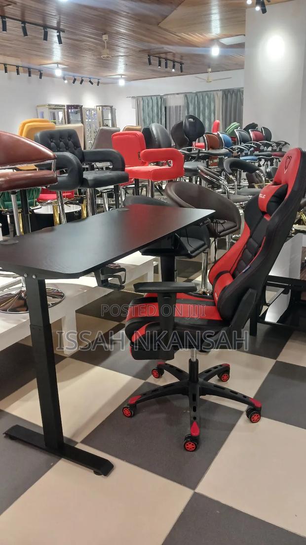 Games Chair and Table · Photo 3