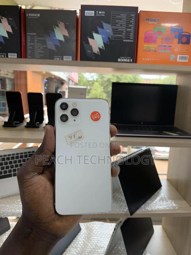 Apple iPhone 11 Pro 64 GB White · Photo 4
