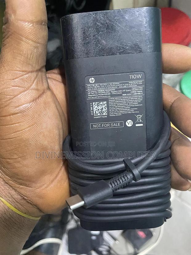 Hp Type C Adapter\ Charger 50v 3,0a 110w Uk Standard · Photo 3