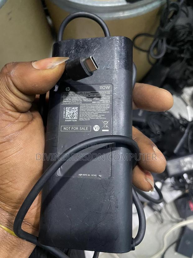 Hp Type C Adapter\ Charger 50v 3,0a 110w Uk Standard · Photo 8