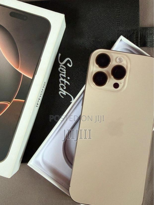 Apple iPhone 16 Pro Max 512 GB Gold · Photo 3