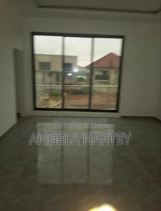 4bdrm House in Sakumono Estates for sale · Photo 5