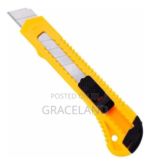 This Is Original Snap Off Blade Knife 18x100mm +3 Blades · Photo 1