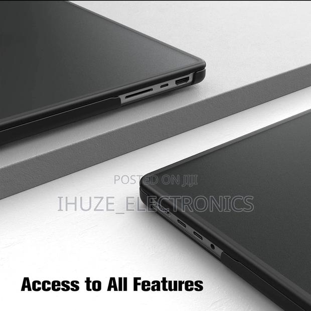 Protective Case for Macbook Pro 14-Inch (2021-2025) Matte Coated · Photo 3