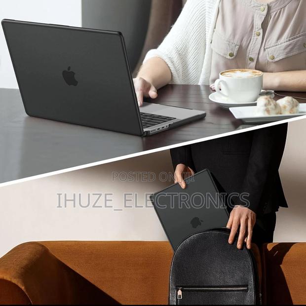 Protective Case for Macbook Pro 14-Inch (2021-2025) Matte Coated · Photo 7