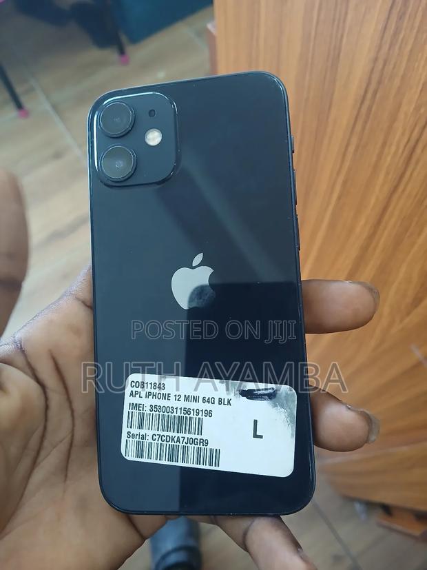 Apple iPhone 12 mini 64 GB Black · Photo 2