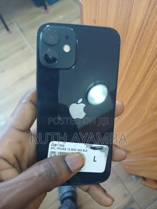 Apple iPhone 12 mini 64 GB Black · Photo 1