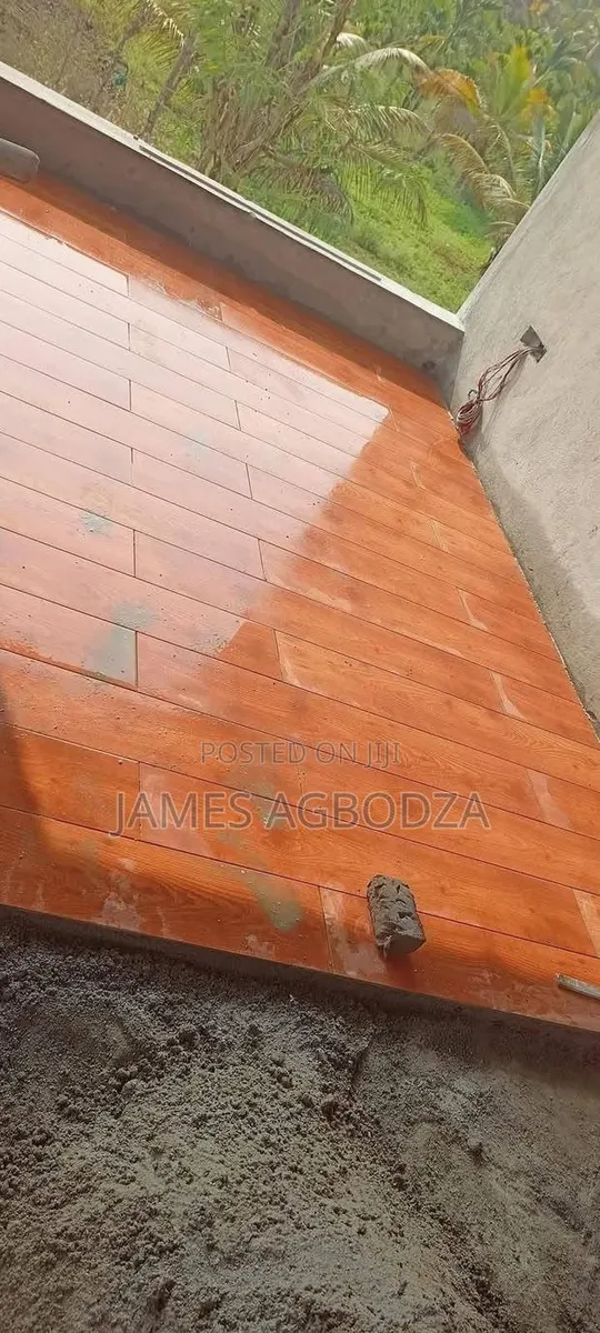 I’M a Professional Master in Tiling · Photo 1