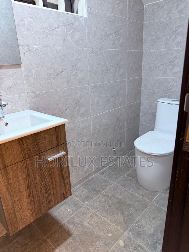 4bdrm Duplex in Kwabenya for sale · Photo 3