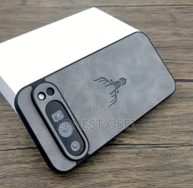 Retro Faux Leather Case for Pixel 7,7a,7pro,8,Ia,8pro,9,9a,9xl,10proxl · Photo 1