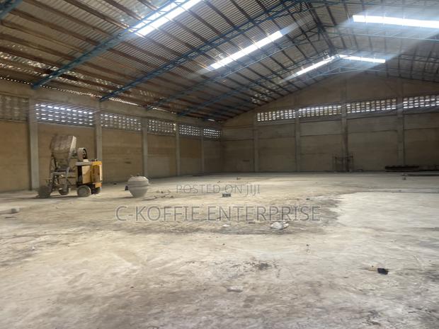 800 SQM Warehouse at Amasaman for Rent · Photo 3