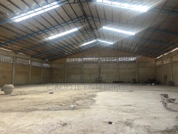 800 SQM Warehouse at Amasaman for Rent · Photo 1