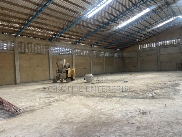 800 SQM Warehouse at Amasaman for Rent · Photo 2