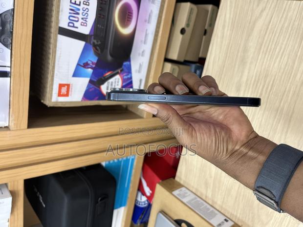 Apple iPhone 15 Pro Max 256 GB Bronze · Photo 6