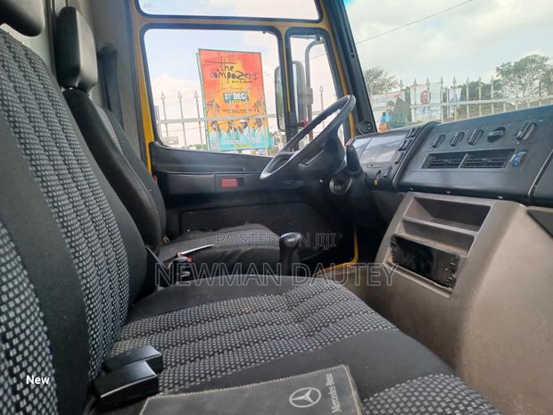 Mercedes-Benz Sprinter 2000 Yellow · Photo 4