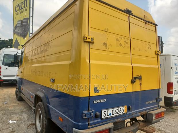 Mercedes-Benz Sprinter 2000 Yellow · Photo 6