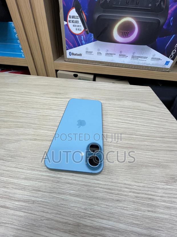 Apple iPhone 16 Plus 128 GB Green · Photo 5