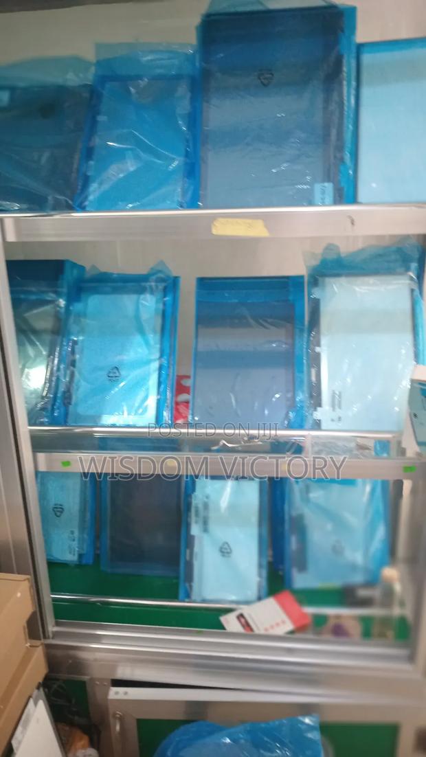 Screens Available · Photo 1