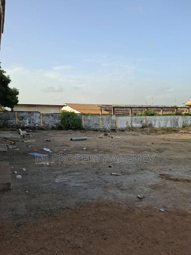 5 Acres Roadside Commercial Land at Comm.25 Tema · Photo 1