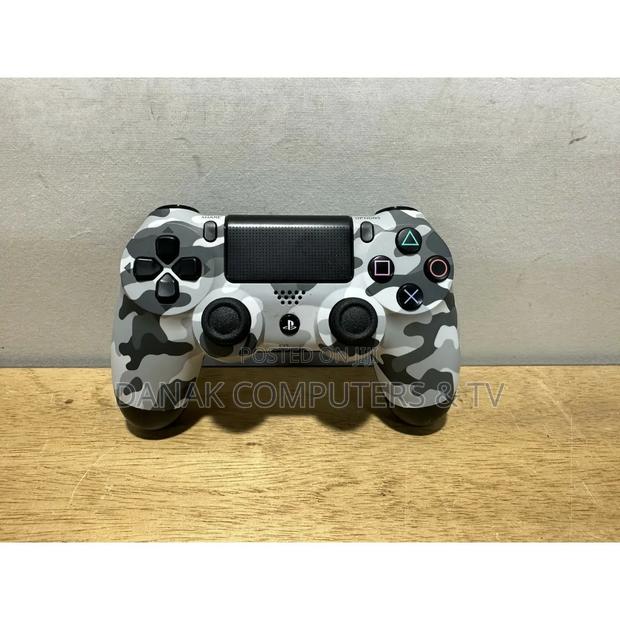 Playstation 4 Wireless Controller Urban Camo Edition · Photo 1