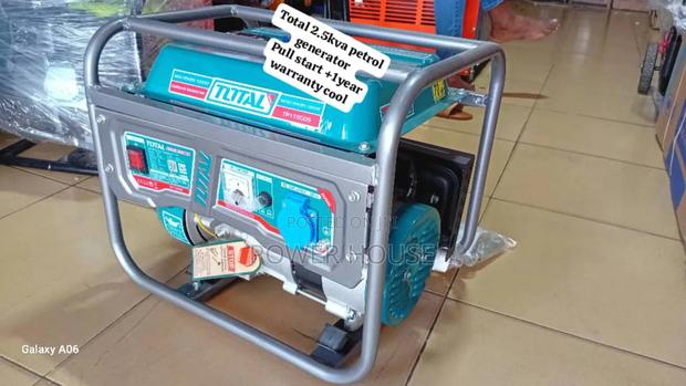 Tiny Twist Total 2.5kva Petrol Generator Cool Total 2.5kva Generator · Photo 1