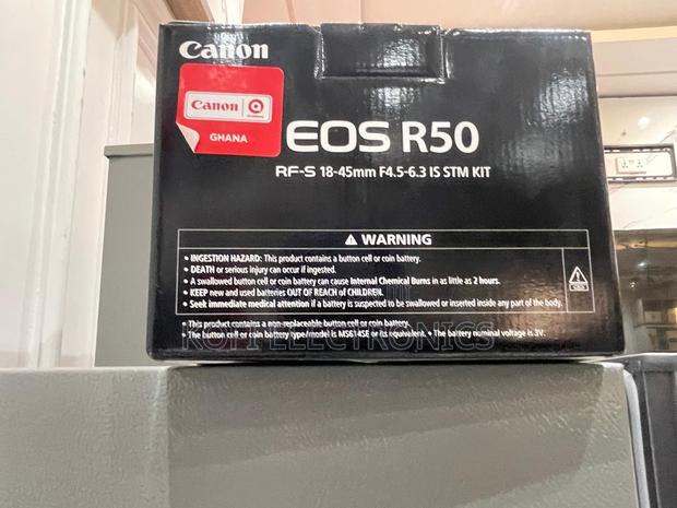 Classic Street-Style Canon Eos R50 With Premium Rf Mount · Photo 1