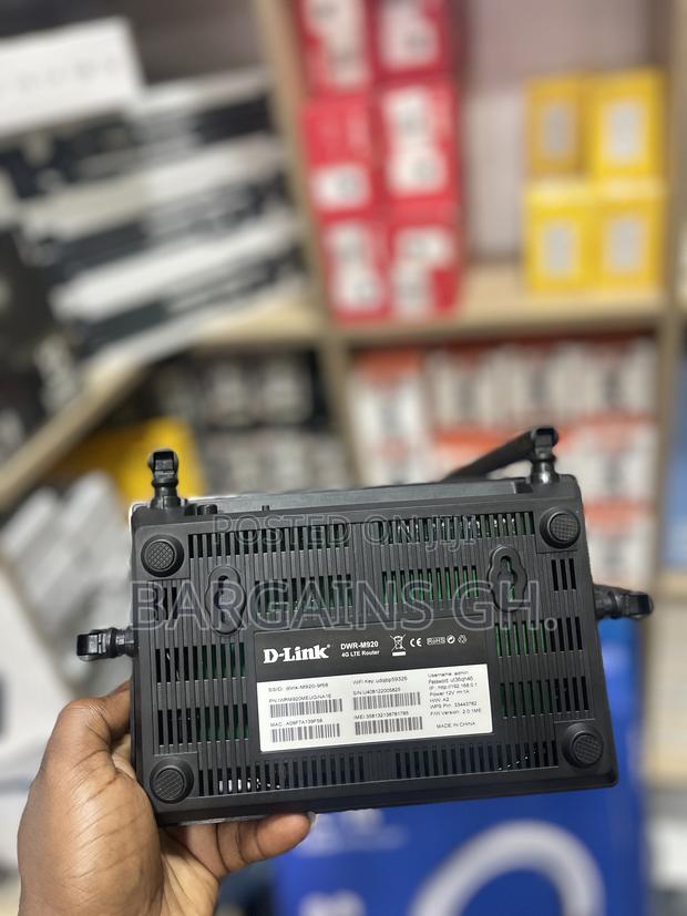 D-Link DWR-M920 Super Fast Universal 4g Router · Photo 5