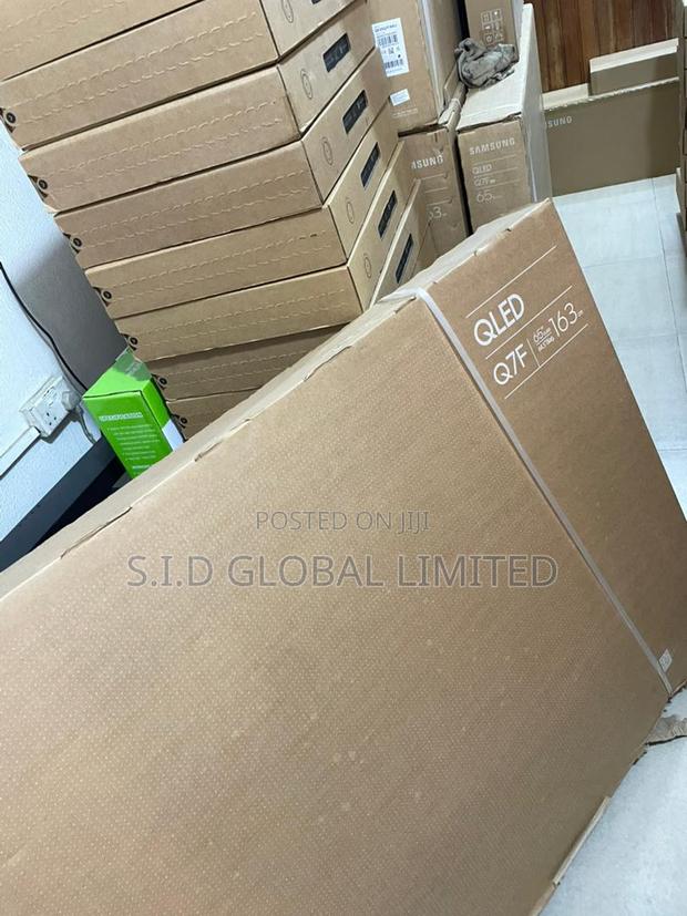 Samsung 65” Qled - Bigger Screen, Brighter World · Photo 2