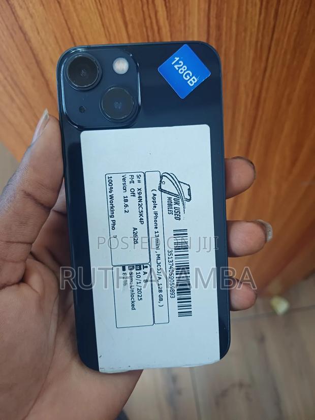 Apple iPhone 13 Mini 128 GB Black · Photo 2