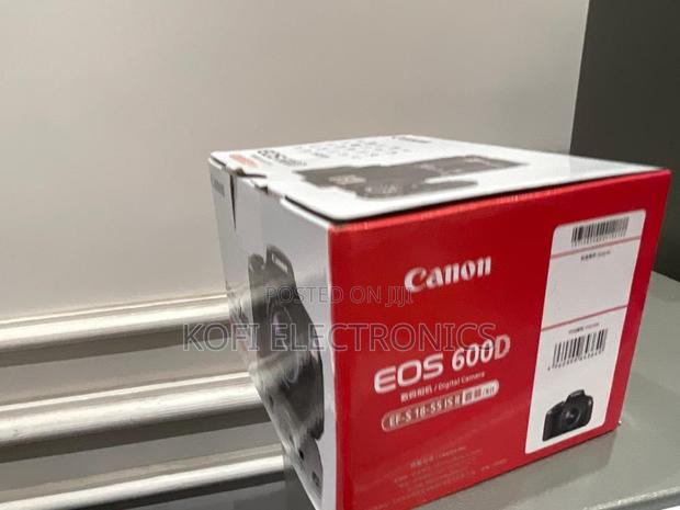 Classic DSLR Canon Eos 600d With Retro-Inspired Photography Appeal · Photo 1