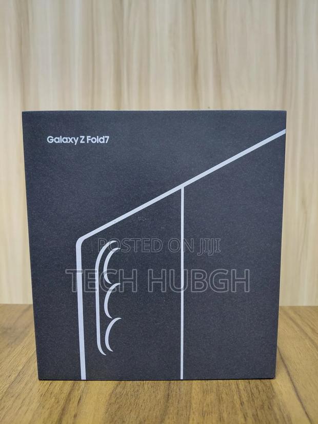 New Samsung Galaxy Z Fold7 512 GB Blue · Photo 2