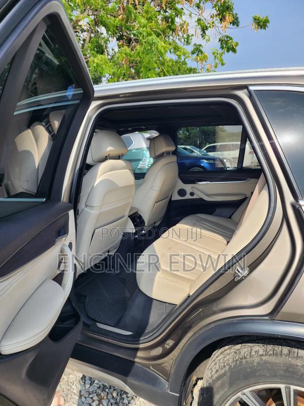 BMW X5 sDrive35i 4x2 (3.0L 6cyl 8A) 2017 Gray · Photo 3
