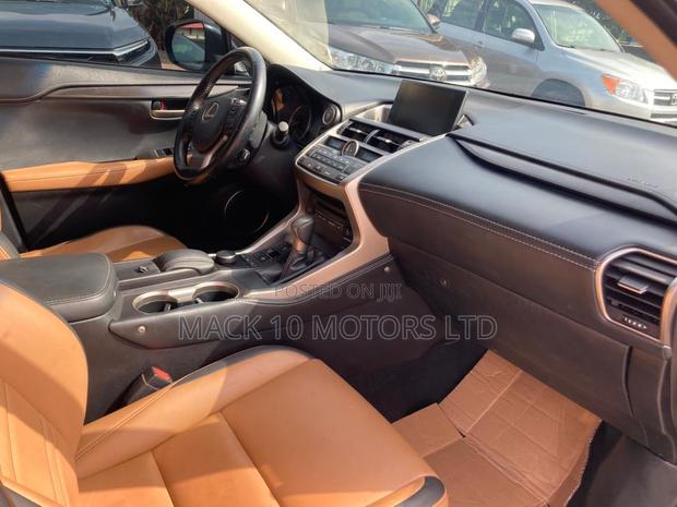 Lexus NX 300h Base 4x4 (2.5L 4cyl 2A) 2017 Black · Photo 8