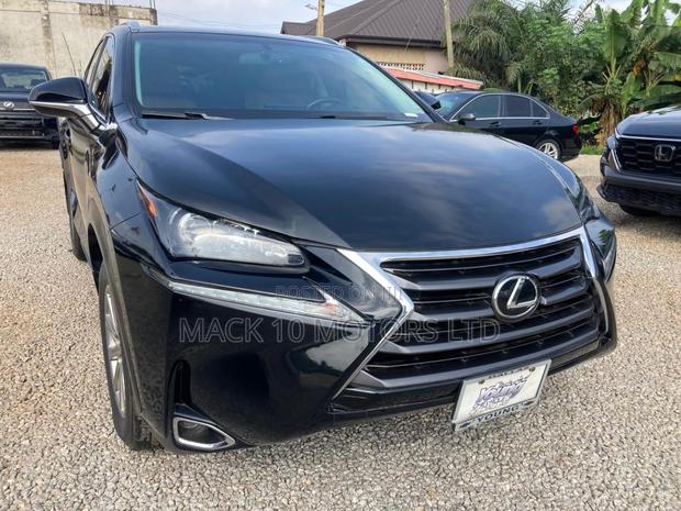 Lexus NX 300h Base 4x4 (2.5L 4cyl 2A) 2017 Black · Photo 4