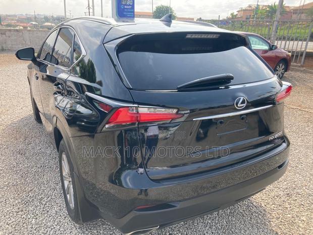 Lexus NX 300h Base 4x4 (2.5L 4cyl 2A) 2017 Black · Photo 6
