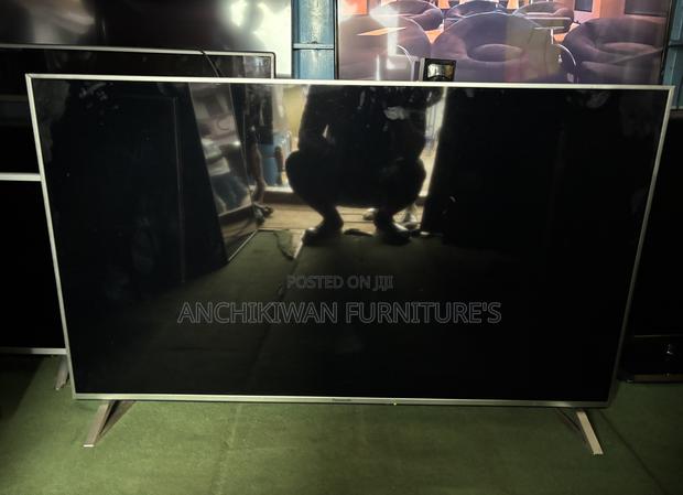 Panasonic 50 Inches Smart Tv With Stand · Photo 3