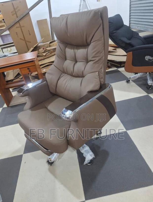 Senior Executive Office Chair With Recliner · Photo 1